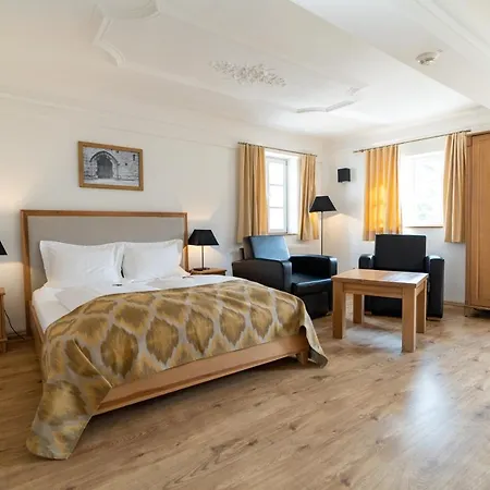 Hahnmuehle 1323 Hotel