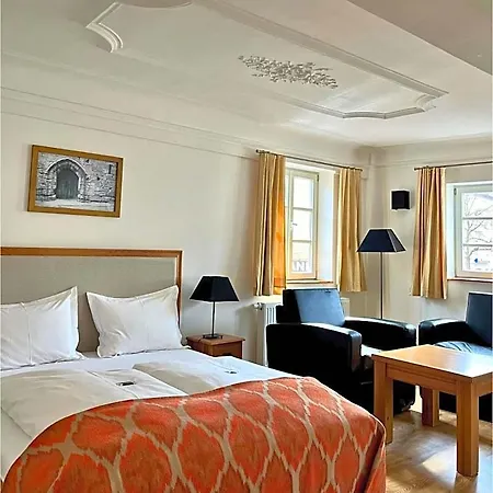 Hahnmuehle 1323 Hotel 3*